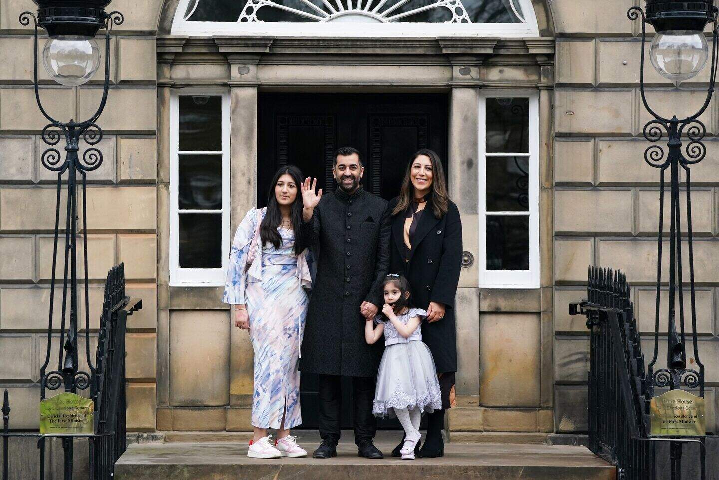 yousaf-sworn-in-as-scotland-s-first-minister-ahead-of-appointing-his